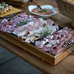 Podere Conte Gherardo * קסטנייטו קרדוצ'י